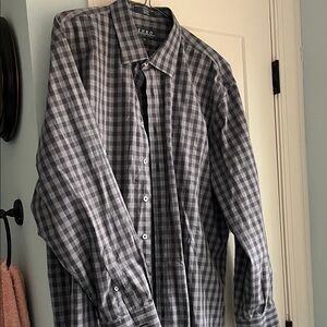Men's Gray Checkered Button-Down Shirt